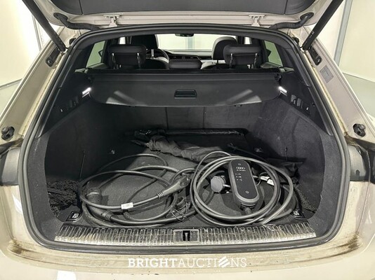 Audi e-tron 55 S edition Quattro 95 kWh 408pk 2020 (Origineel-NL), K-185-KZ