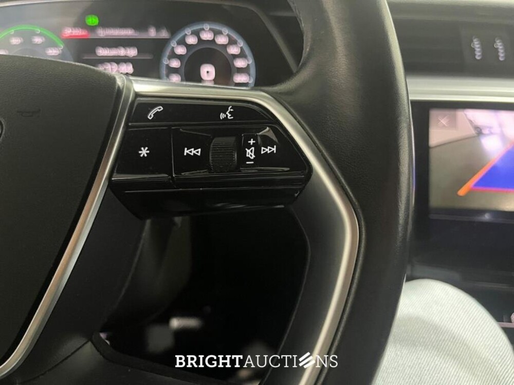 Audi e-tron 50 e-tron Launch edition Quattro 71 kWh 313pk 2020 (Origineel-NL), K-121-HT
