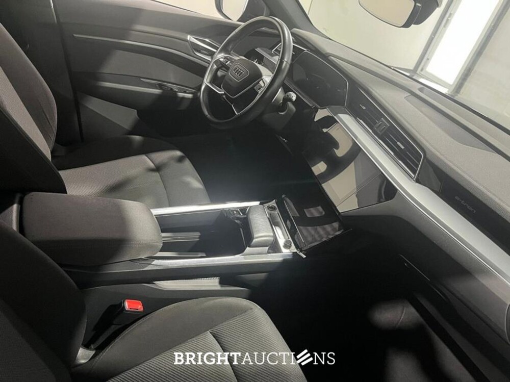 Audi e-tron 50 e-tron Launch edition Quattro 71 kWh 313pk 2020 (Origineel-NL), K-121-HT