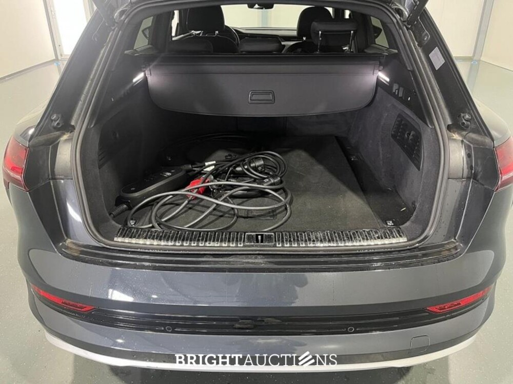 Audi e-tron 50 e-tron Launch edition Quattro 71 kWh 313pk 2020 (Origineel-NL), K-121-HT