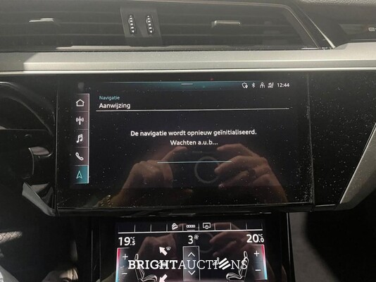 Audi e-tron 50 e-tron Launch edition Quattro 71 kWh 313pk 2020 (Origineel-NL), K-121-HT