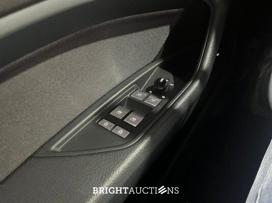 Audi e-tron 50 e-tron Launch edition Quattro 71 kWh 313pk 2020 (Origineel-NL), K-121-HT