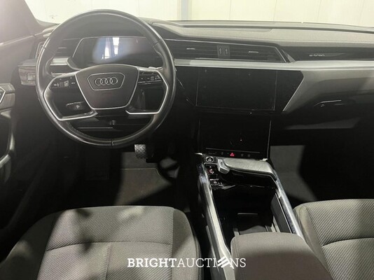 Audi e-tron 50 e-tron Launch edition Quattro 71 kWh 313pk 2020 (Origineel-NL), K-121-HT