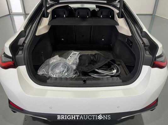 BMW i4 eDrive40 High Executive 84 kWh 340pk 2023 (Origineel-NL), X-966-DN