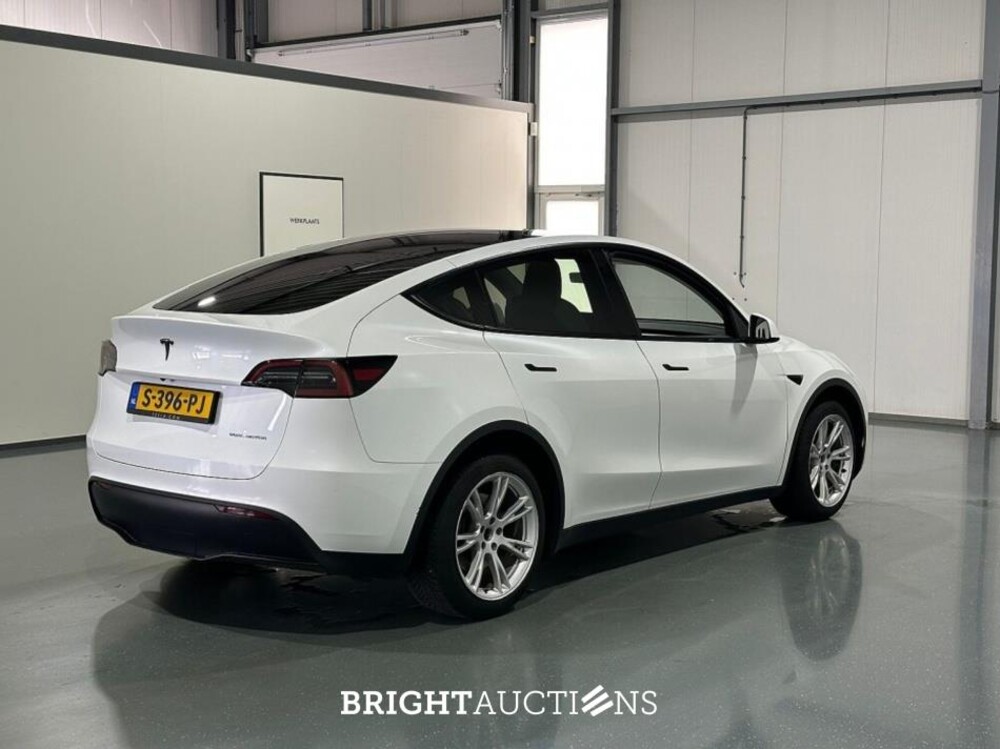 Tesla Model Y Long Range AWD 75 kWh 351pk 2023 (Origineel-NL), S-396-PJ