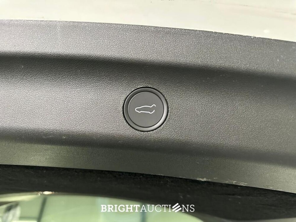 Tesla Model Y Long Range AWD 75 kWh 351pk 2023 (Origineel-NL), S-396-PJ