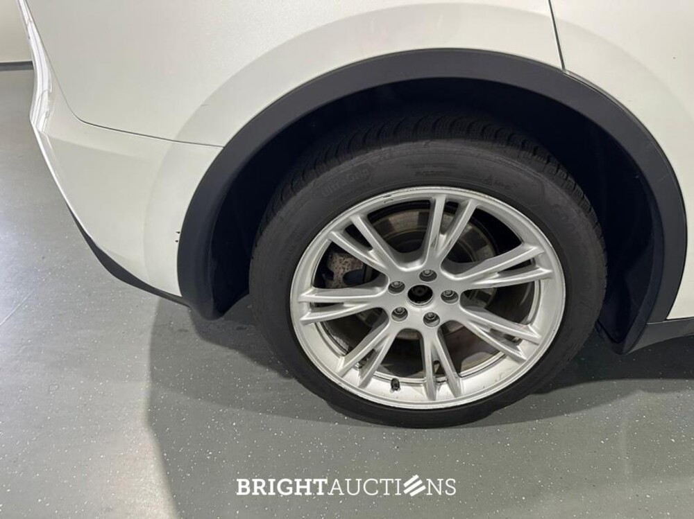 Tesla Model Y Long Range AWD 75 kWh 351pk 2023 (Origineel-NL), S-396-PJ