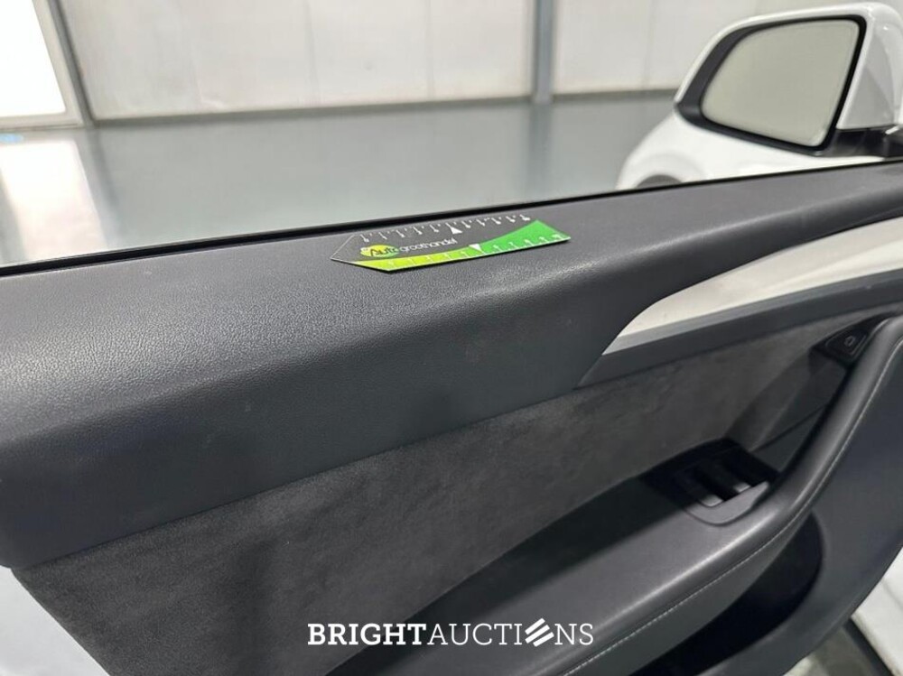 Tesla Model Y Long Range AWD 75 kWh 351pk 2023 (Origineel-NL), S-396-PJ