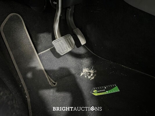 Tesla Model Y Long Range AWD 75 kWh 351pk 2023 (Origineel-NL), S-396-PJ