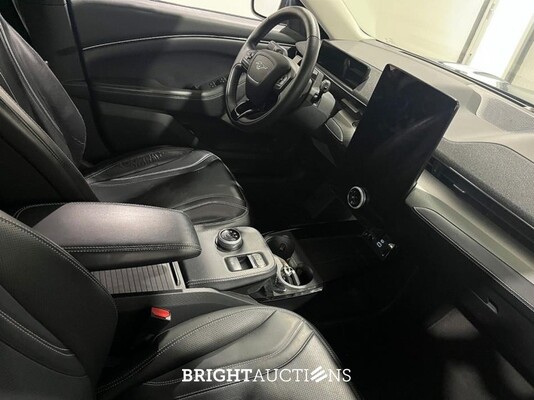 Ford Mustang Mach-E RWD 75 kWh 258pk 2021 (Origineel-NL), L-684-NR