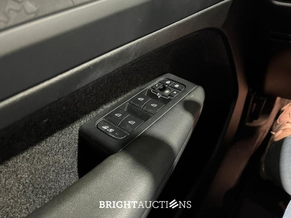 Volvo XC40 Recharge Core 231pk 2023 (Origineel-NL), S-772-NL