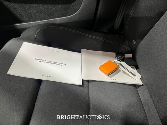 Volvo XC40 Recharge Core 231pk 2023 (Origineel-NL), S-772-NL