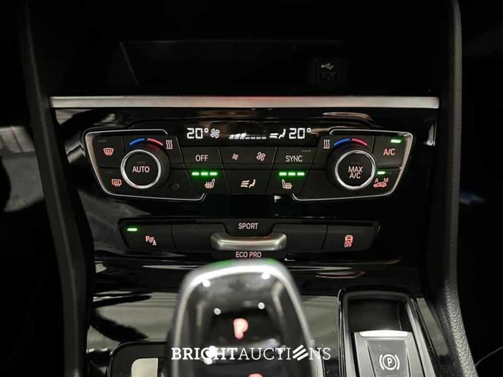 BMW 218i Active Tourer Executive Edition 140pk 2020 (Origineel-NL) 2-Serie, J-073-KL