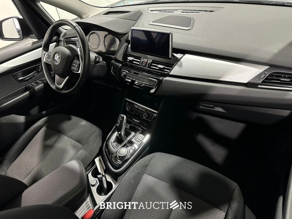 BMW 218i Active Tourer Executive Edition 140pk 2020 (Origineel-NL) 2-Serie, J-073-KL