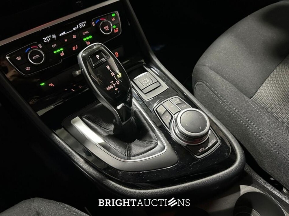 BMW 218i Active Tourer Executive Edition 140pk 2020 (Origineel-NL) 2-Serie, J-073-KL