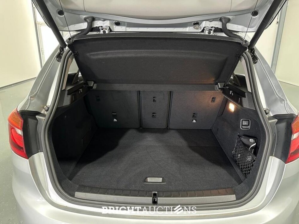 BMW 218i Active Tourer Executive Edition 140pk 2020 (Origineel-NL) 2-Serie, J-073-KL