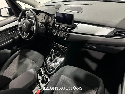 BMW 218i Active Tourer Executive Edition 140pk 2020 (Origineel-NL) 2-Serie, J-073-KL