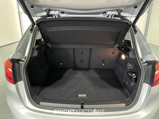 BMW 218i Active Tourer Executive Edition 140pk 2020 (Origineel-NL) 2-Serie, J-073-KL