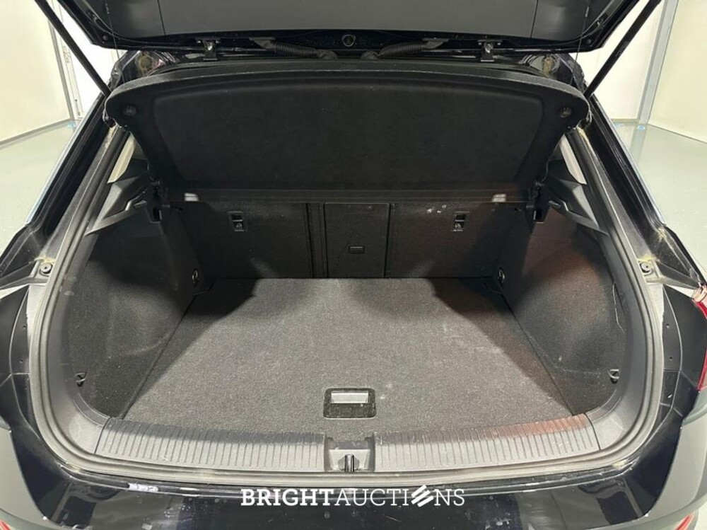 Volkswagen T-Roc Life 1.5 TSI 150pk 2022 (Origineel-NL), P-108-SK