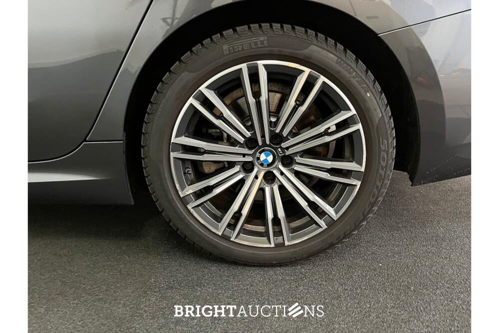 BMW 320e Business Edition Plus 276pk 2021 (Origineel-NL) 3-Serie, L-175-GJ