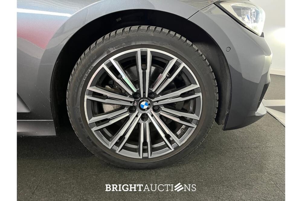BMW 320e Business Edition Plus 276pk 2021 (Origineel-NL) 3-Serie, L-175-GJ