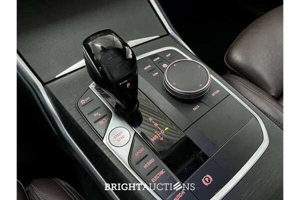 BMW 320e Business Edition Plus 276pk 2021 (Origineel-NL) 3-Serie, L-175-GJ