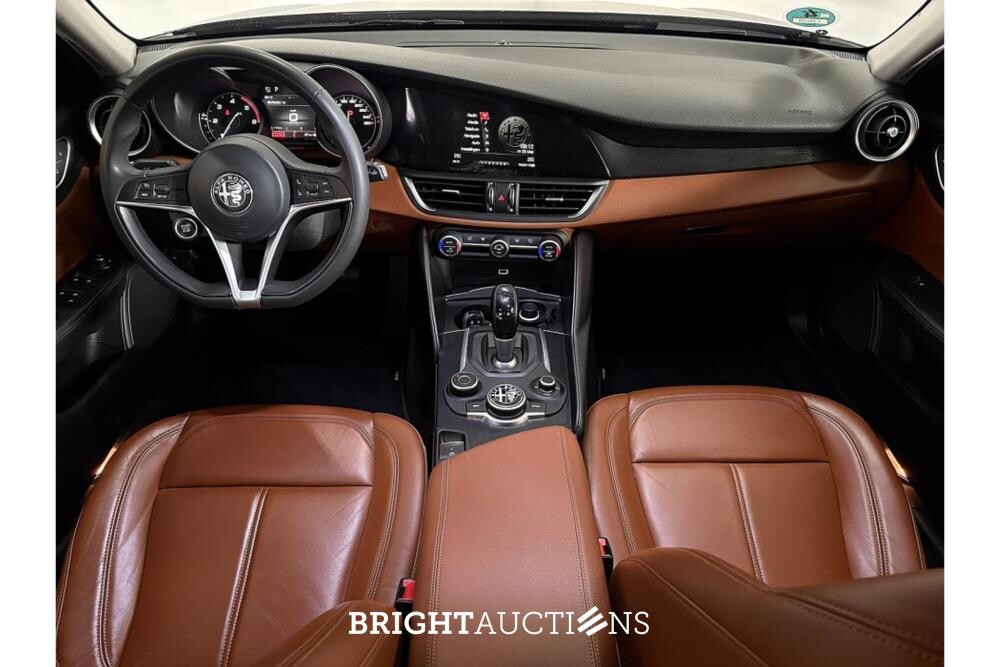 Alfa Romeo Giulia 2.2 136pk 2018, T-697-XB