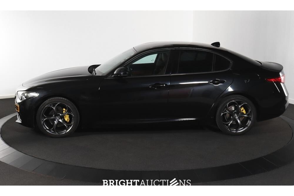Alfa Romeo Giulia 2.2 136pk 2018, T-697-XB