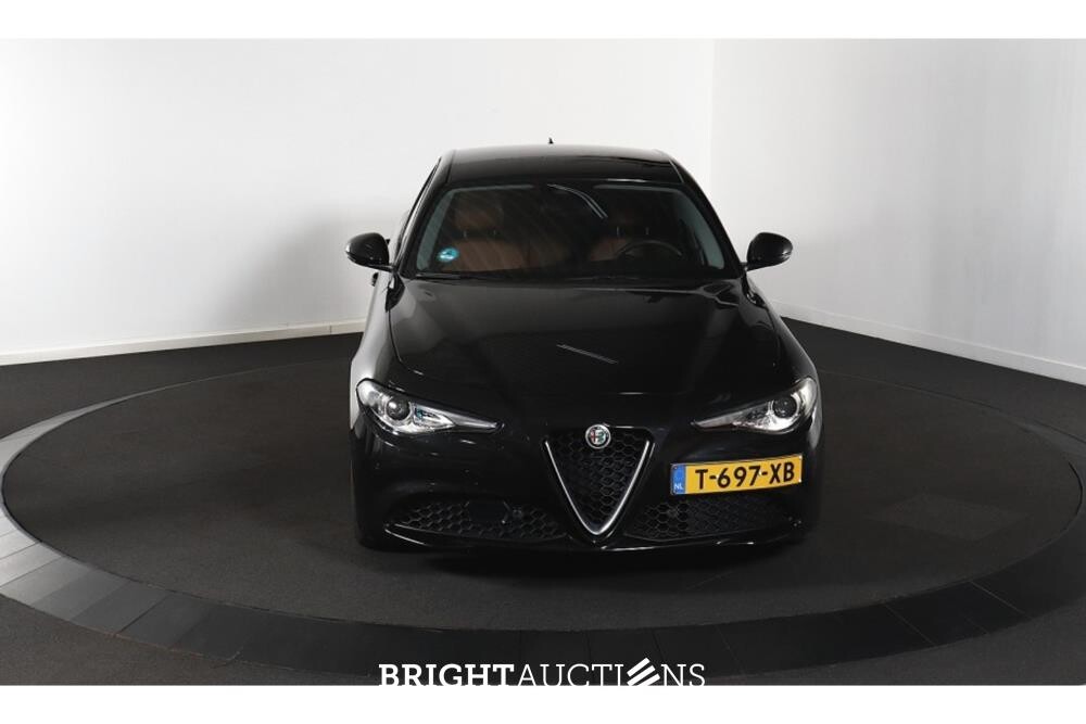 Alfa Romeo Giulia 2.2 136pk 2018, T-697-XB
