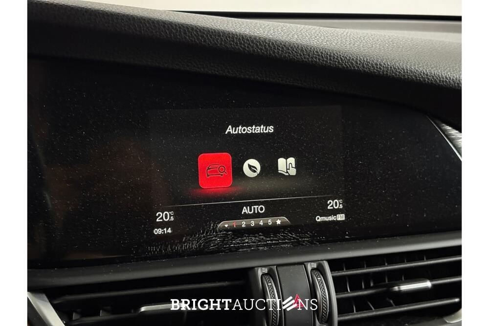 Alfa Romeo Giulia 2.2 136pk 2018, T-697-XB
