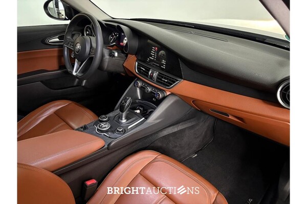 Alfa Romeo Giulia 2.2 136pk 2018, T-697-XB