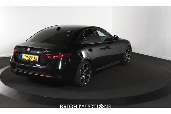 Alfa Romeo Giulia 2.2 136pk 2018, T-697-XB