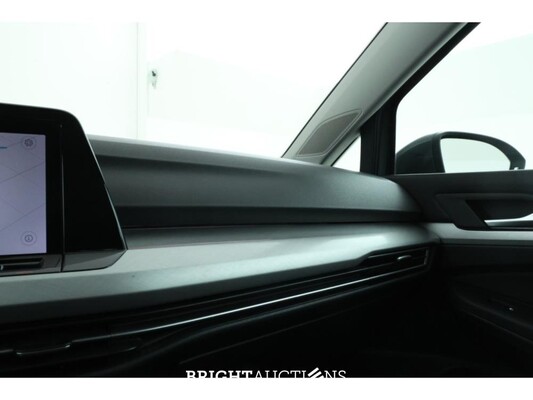 Volkswagen Golf Life Business 1.0 TSI 111pk 2021, KDR-05-V