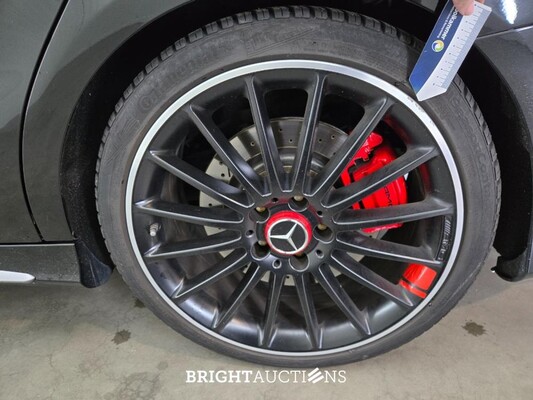 Mercedes-Benz CLA45 AMG 45 OrangeArt Edition 4MATIC 381pk 2015 CLA-Klasse, TB-219-X
