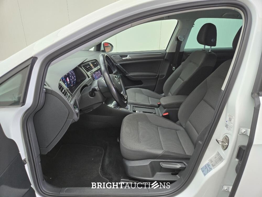 Volkswagen Golf e- e 136pk 2019 (Origineel-NL), ZJ-550-D