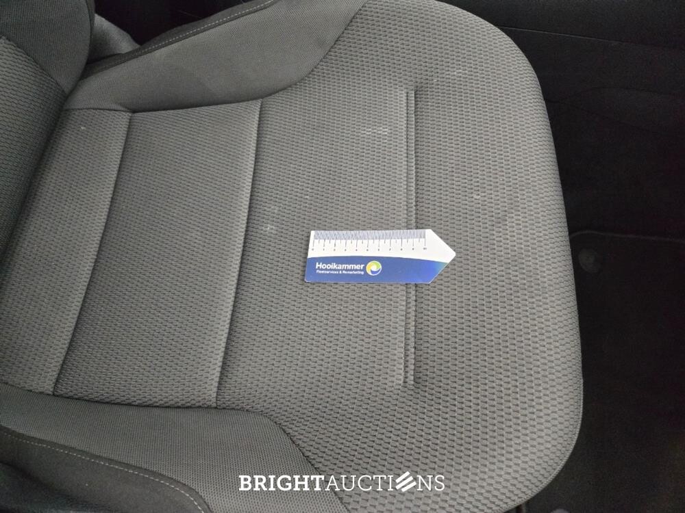 Volkswagen Golf e- e 136pk 2019 (Origineel-NL), ZJ-550-D