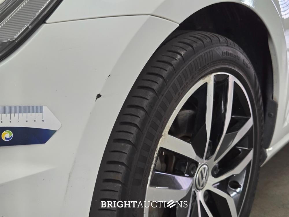 Volkswagen Golf e- e 136pk 2019 (Origineel-NL), ZJ-550-D