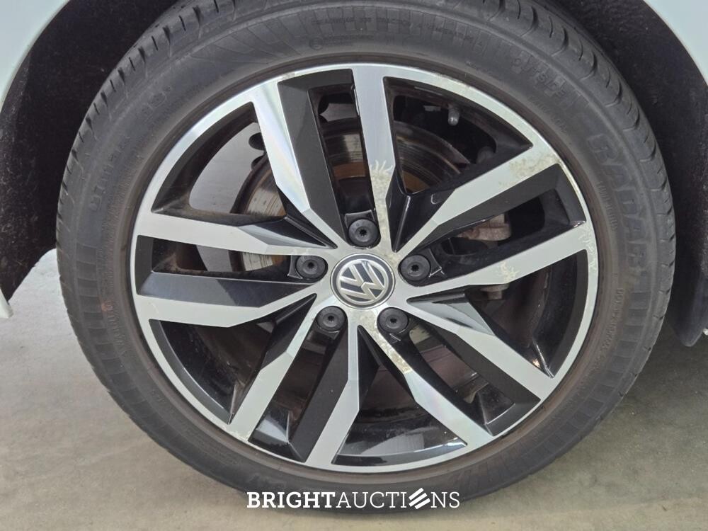 Volkswagen Golf e- e 136pk 2019 (Origineel-NL), ZJ-550-D