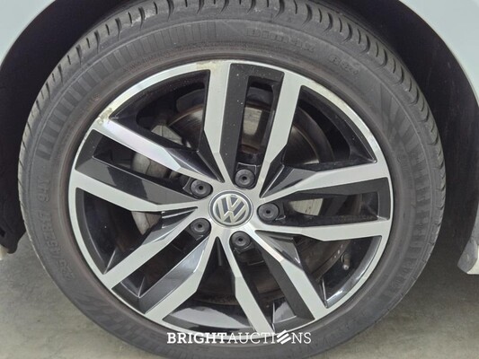 Volkswagen Golf e- e 136pk 2019 (Origineel-NL), ZJ-550-D