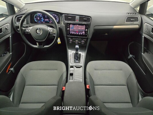 Volkswagen Golf e- e 136pk 2019 (Origineel-NL), ZJ-550-D