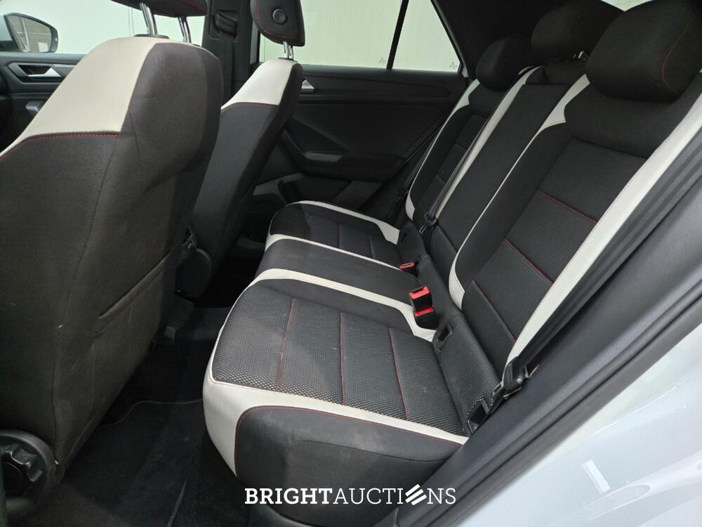 Volkswagen T-Roc 4Motion Sport 2.0 TSI 190pk 2018, Z-558-LN