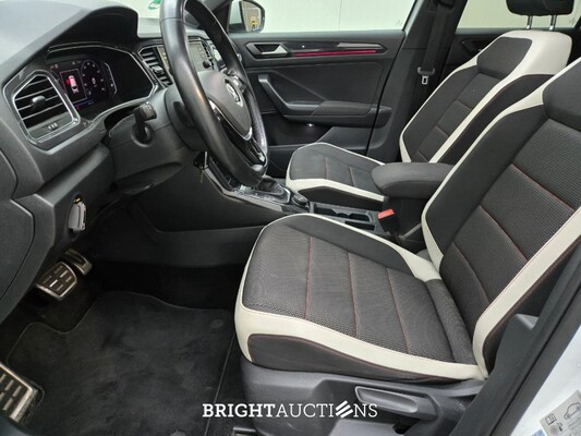 Volkswagen T-Roc 4Motion Sport 2.0 TSI 190pk 2018, Z-558-LN