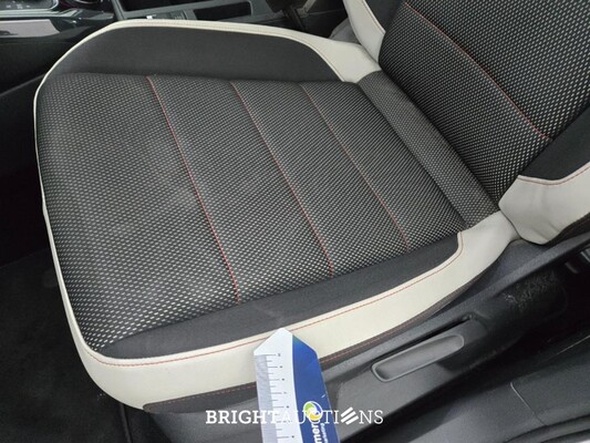 Volkswagen T-Roc 4Motion Sport 2.0 TSI 190pk 2018, Z-558-LN