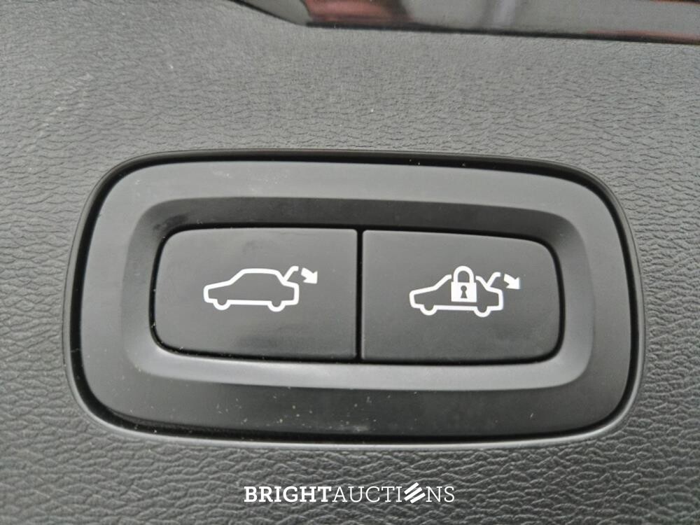 Volvo V60 T8 Twin Engine R-Design 2.0 AWD 392pk 2020, N-113-GZ
