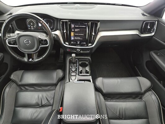 Volvo V60 T8 Twin Engine R-Design 2.0 AWD 392pk 2020, N-113-GZ