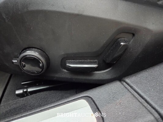 Volvo V60 T8 Twin Engine R-Design 2.0 AWD 392pk 2020, N-113-GZ