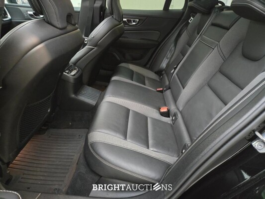 Volvo V60 T8 Twin Engine R-Design 2.0 AWD 392pk 2020, N-113-GZ