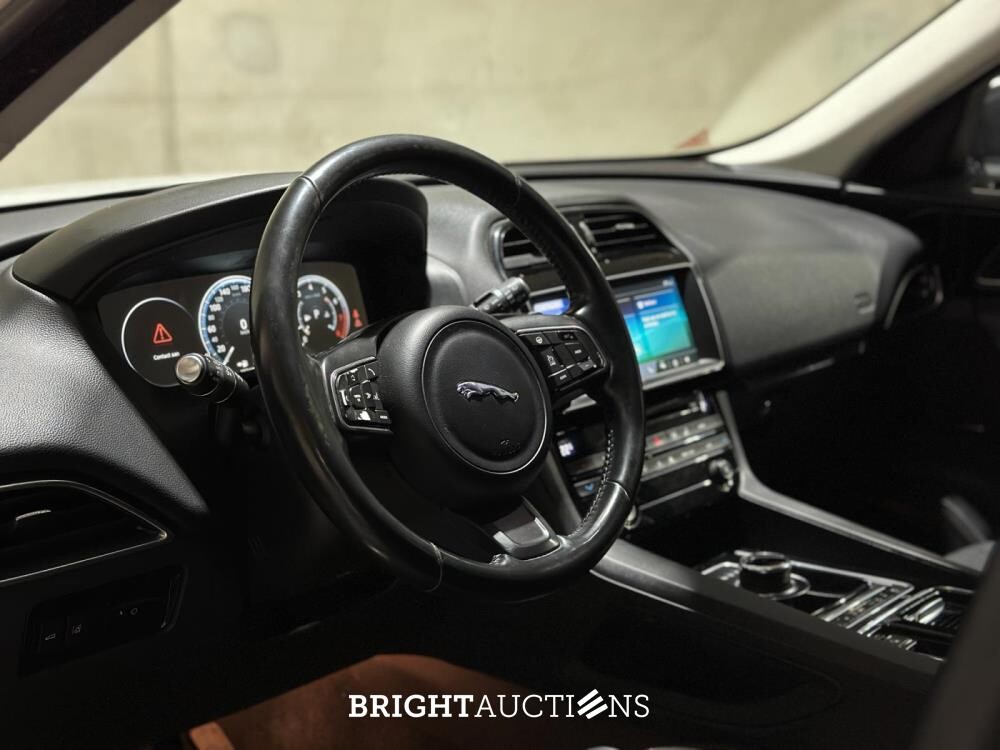 Jaguar F-PACE 3.0 S/C Portfolio AWD 35t 340pk 2016, XS-963-D