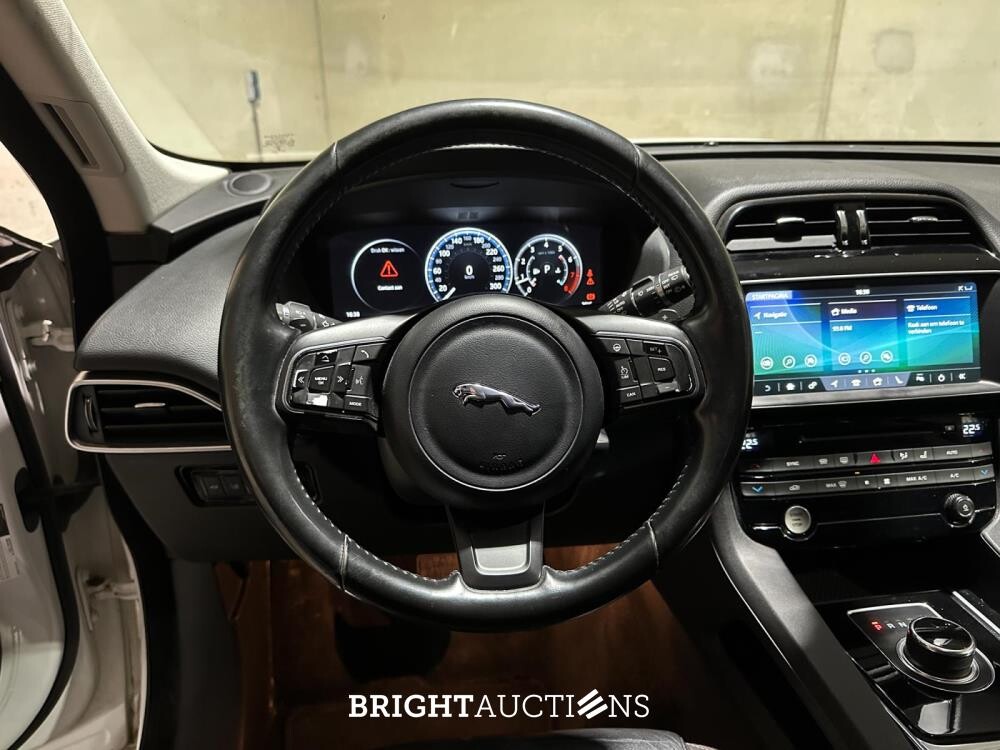 Jaguar F-PACE 3.0 S/C Portfolio AWD 35t 340pk 2016, XS-963-D