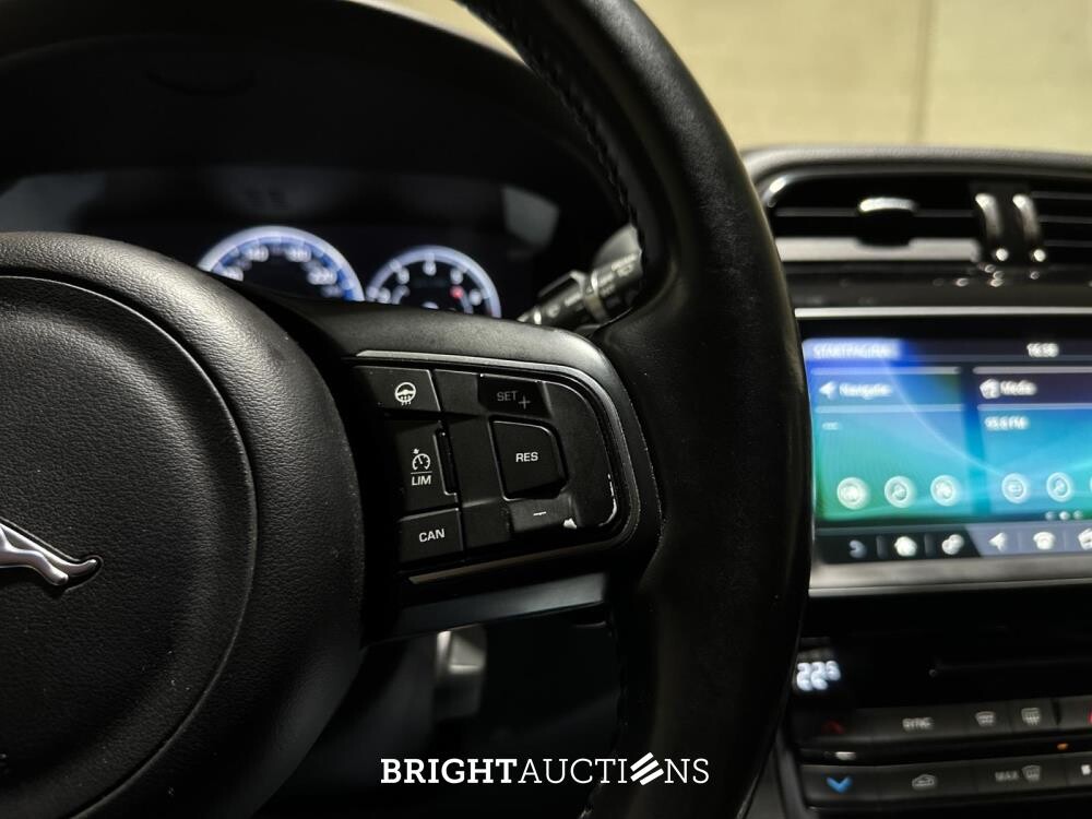 Jaguar F-PACE 3.0 S/C Portfolio AWD 35t 340pk 2016, XS-963-D